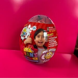 Ryan’s World Mini Mystery Egg, Includes 4 Suprise Mystery Toys Inside